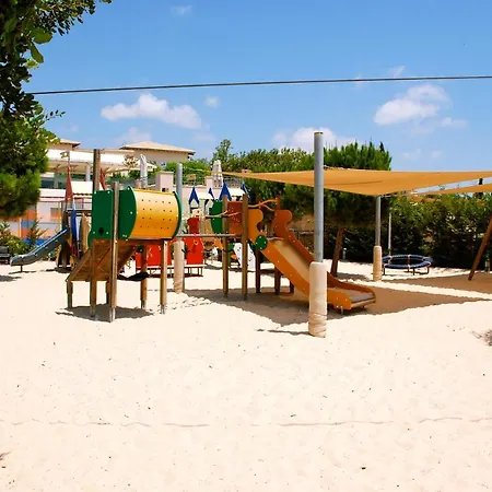 2 Bedroom Avdimou With Stunning Sea Views, Aphrodite Hills شقة