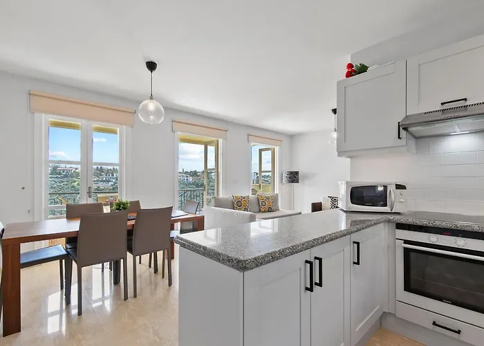 Apartamento 2 Bedroom Avdimou With Stunning Sea Views, Aphrodite Hills *