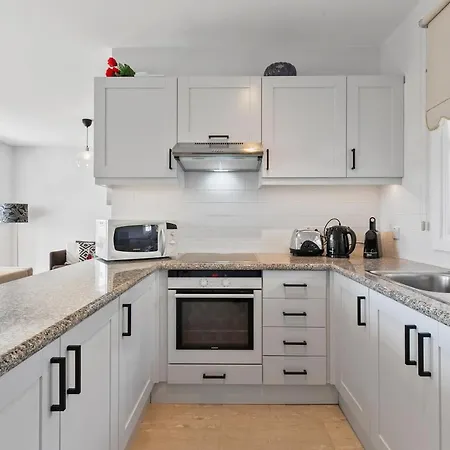 2 Bedroom Avdimou With Stunning Sea Views, Aphrodite Hills *