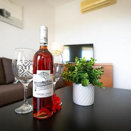 2 Bedroom Avdimou With Stunning Sea Views, Aphrodite Hills * קוקליה