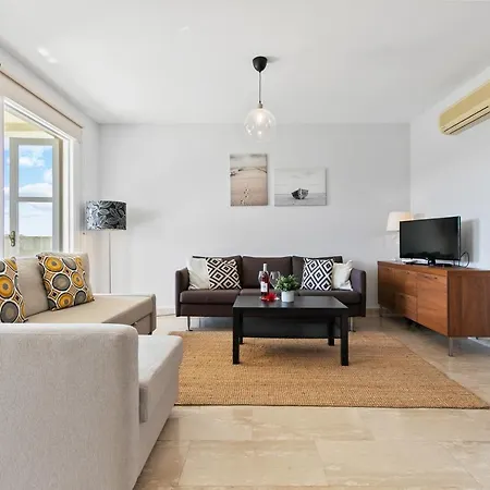 2 Bedroom Avdimou With Stunning Sea Views, Aphrodite Hills קוקליה