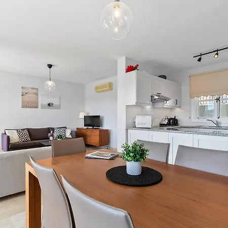 2 Bedroom Avdimou With Stunning Sea Views, Aphrodite Hills Апартаменты Куклия