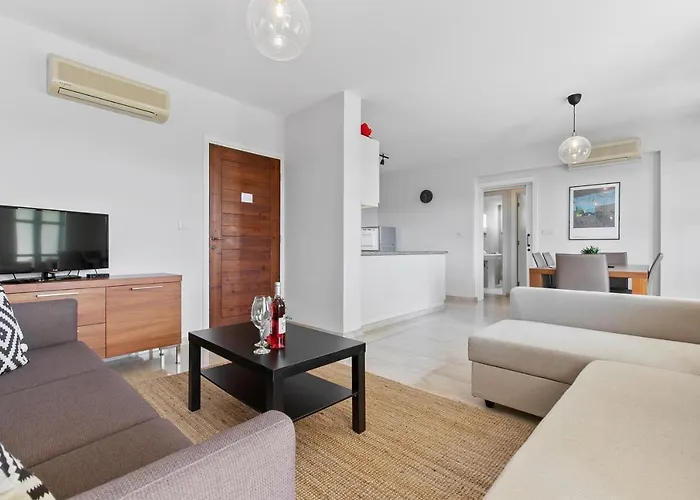 Lägenhet 2 Bedroom Avdimou With Stunning Sea Views, Aphrodite Hills *