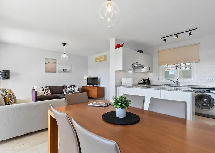 2 Bedroom Avdimou With Stunning Sea Views, Aphrodite Hills Lägenhet Kouklia