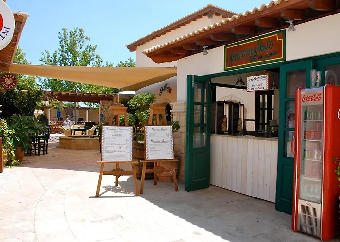 2 Bedroom Avdimou With Stunning Sea Views, Aphrodite Hills Lägenhet